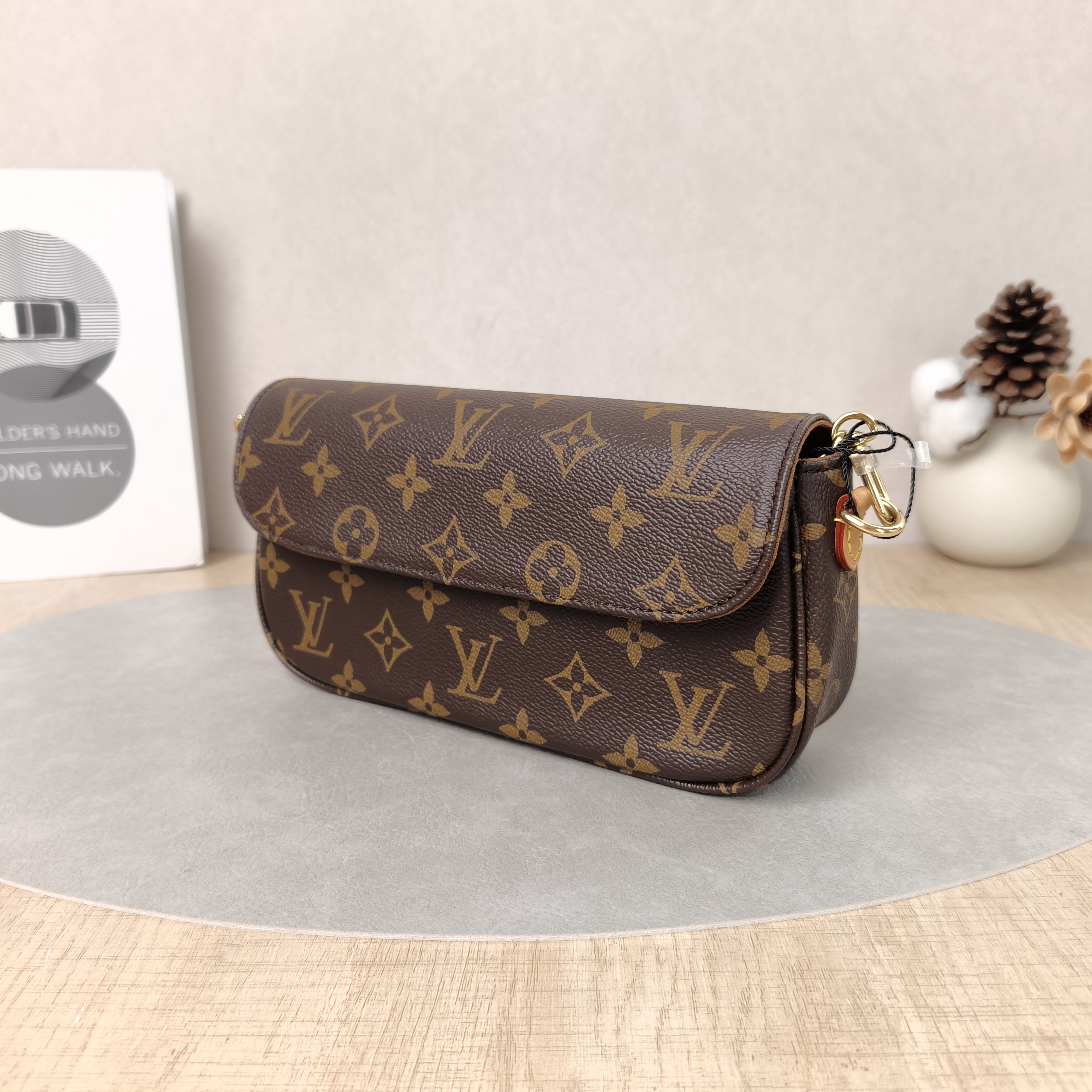 Louis Vuitton Crossbody Bag IVY Monogram PVC Small23.5 × 4.3 × 12 cm — cover view 2 of 6
