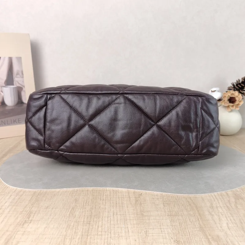 Chanel Shoulder Bag 19 bag Tote Bag Lambskin One Size 33 × 10.5 × 23 cm — cover view 2 of 5