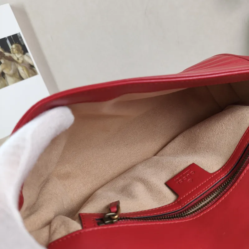 GUCCI Crossbody Bag GG Marmont Medium Marmont 26 Red Calfskin Medium 26 × 7 × 15 cm — detail view 9 of 13