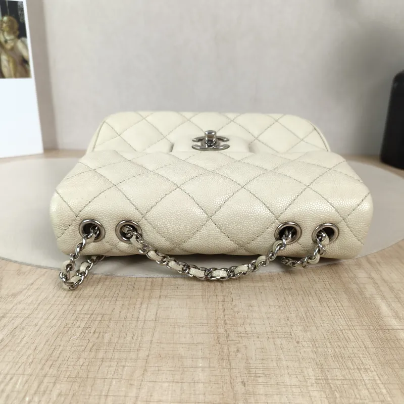 Chanel Crossbody Bagcf Collection Crossbody Bag White Calfskin One Size19 × 7 × 16 cm — detail view 2 of 16