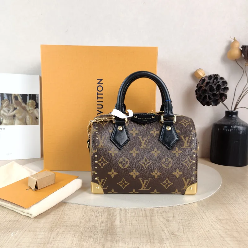 Louis Vuitton Crossbody Bag Speedy Trunk 20 Monogram PVC Small 20.5 × 11 × 13.5 cm — cover view 6 of 6
