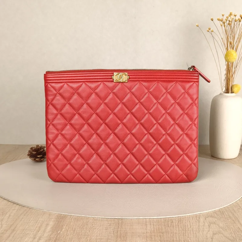 Chanel Clutch Clutch Red Lambskin One Size 27*20 22