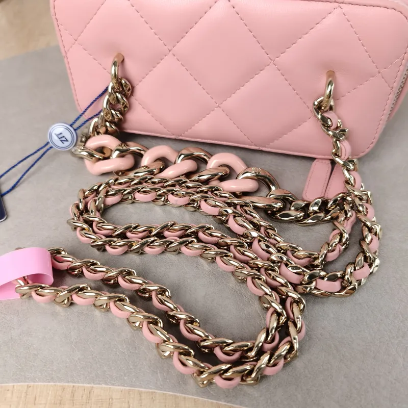 Chanel Crossbody Bag Edition Pink Lambskin One Size 16 × 8 × 9.5 cm 31 — detail view 5 of 12