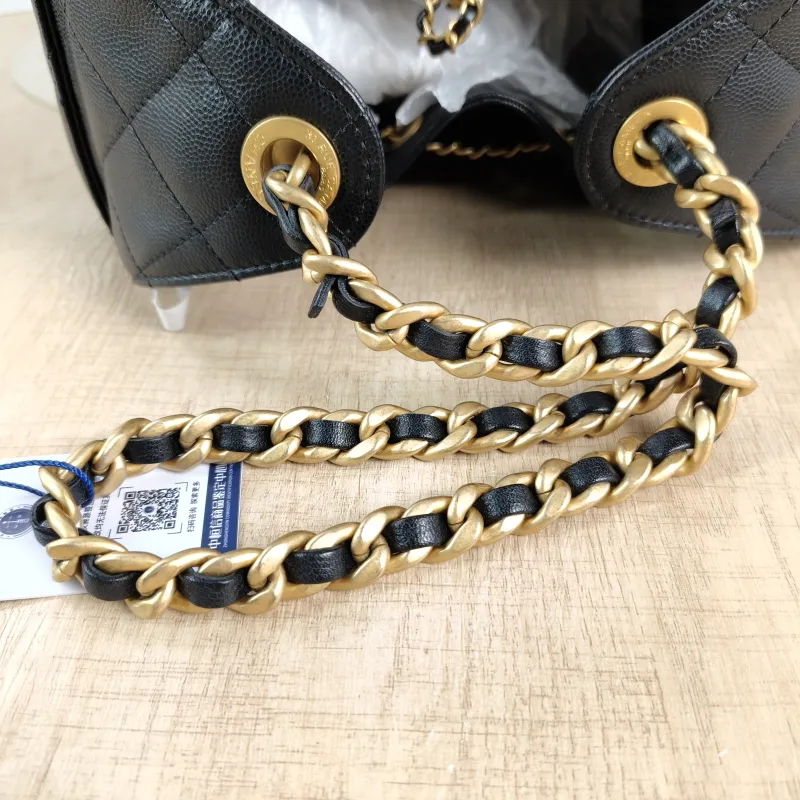 Chanel Shoulder Bag25Bag Black Grained Calfskin Small26 × 14 × 30 cm — detail view 5 of 13