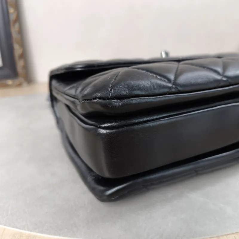 Chanel Crossbody Bag Trendy CC Black Lambskin Small25 × 12 × 17 cm — detail view 16 of 23
