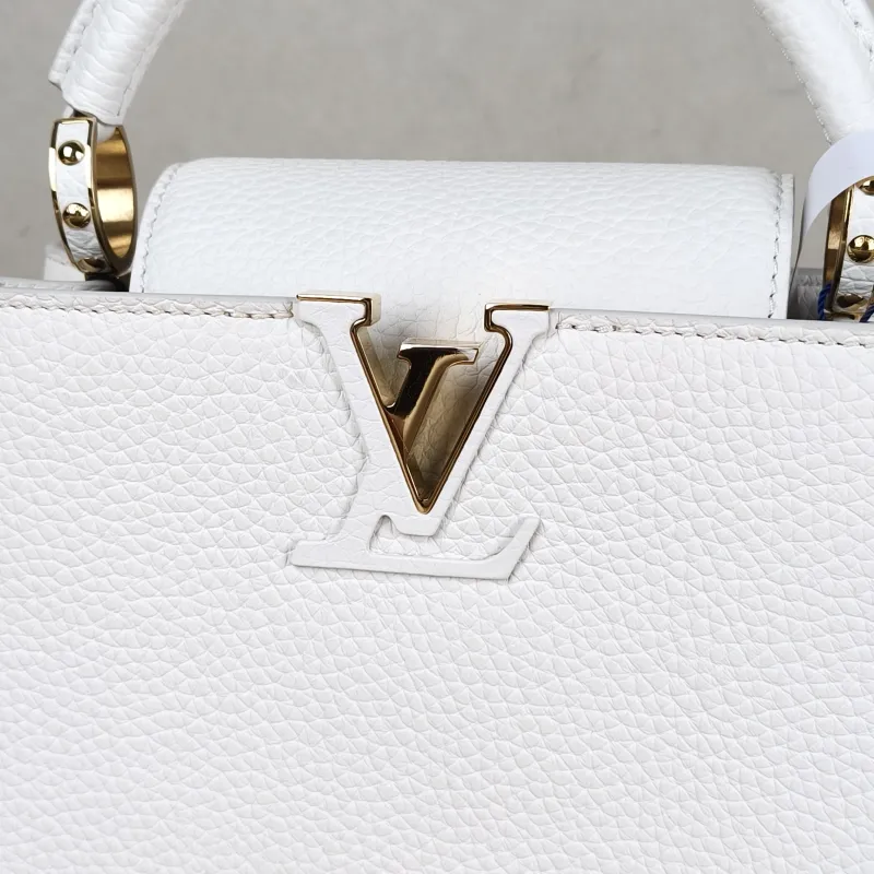 Louis Vuitton Shoulder Bag MY Capucines White Calfskin One Size 23 × 8 × 15 cm — detail view 12 of 13