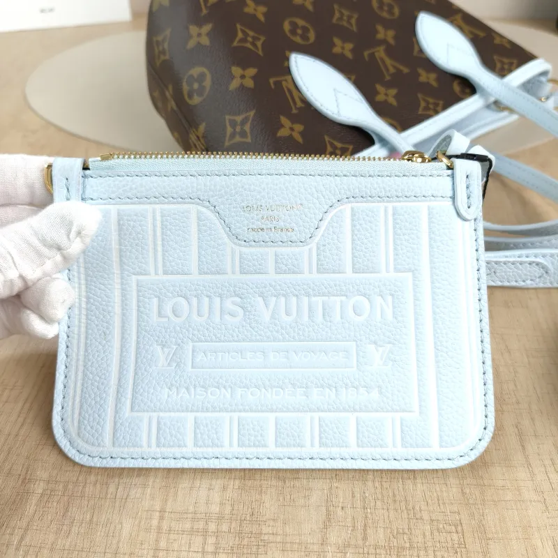 Louis Vuitton Crossbody Bag NEVERFULL INSIDE OUT BB Blue PVC · Calfskin BB 26.5 × 11 × 16.5 cm — detail view 11 of 13