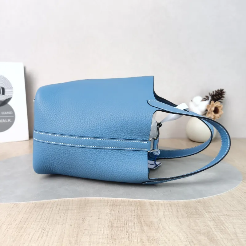 Hermès Top Handle Bag Picotin Lock 18 Taurillon Clemence TC Calfskin Small 18 × 13 × 18 cm K — detail view 12 of 12