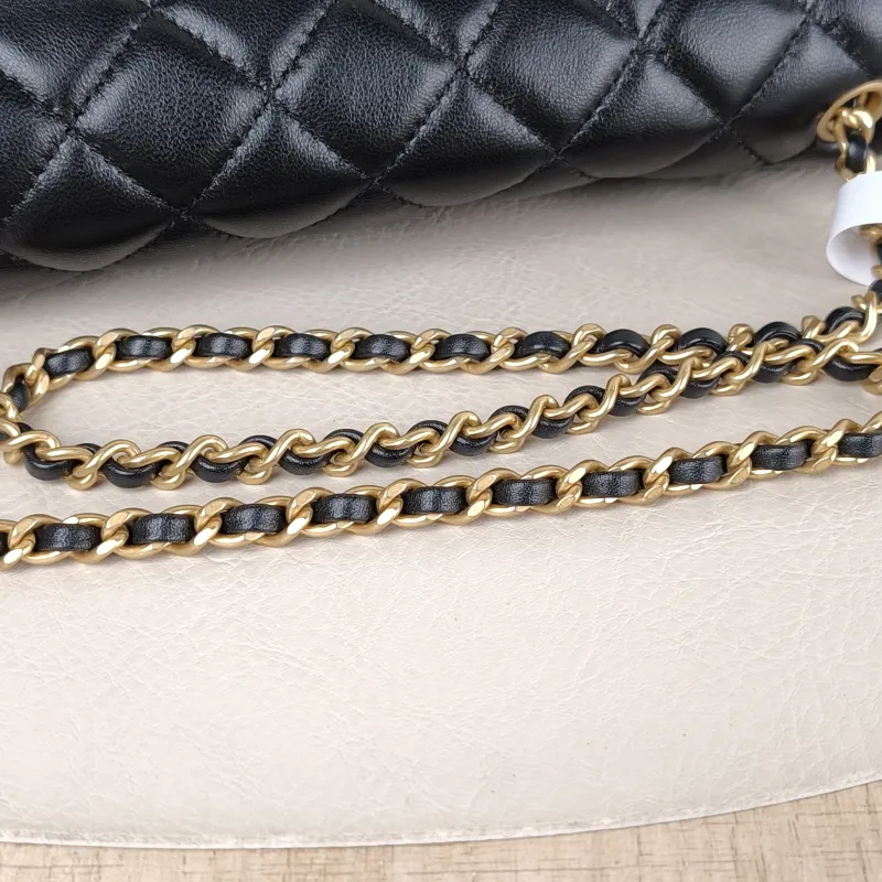 Chanel Shoulder Bag c cf Black Lambskin One Size 24 × 7 × 14.5 cm — detail view 4 of 14