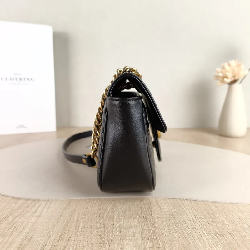 GUCCI Crossbody Bag GG Marmont Small Marmont 22 Black CC alfskin Small 22 × 6 × 13 cm — detail view 1 of 11