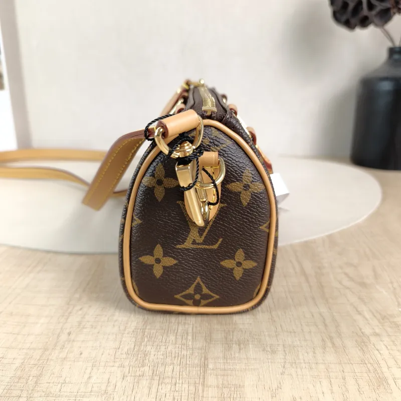 Louis Vuitton Crossbody Bag Speedy Nano Shoulder Strap PV Cnano16 × 7.5 × 10 cm — detail view 7 of 12