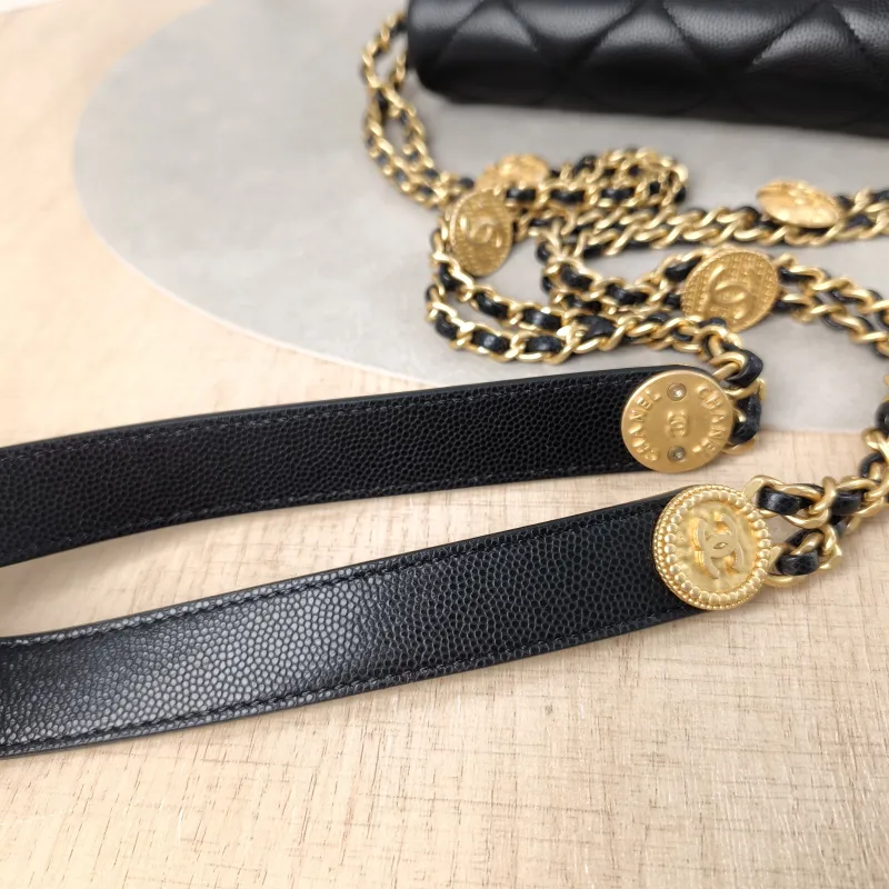 Chanel Crossbody Bag22a Black Grained Calfskin One Size20 × 6 × 15 cm — detail view 4 of 16