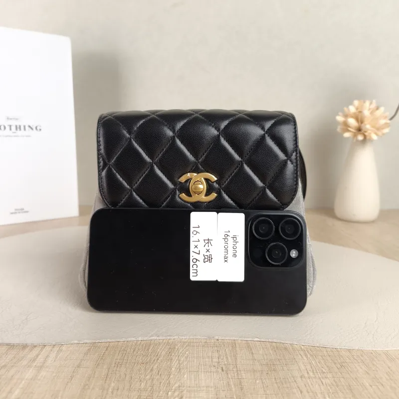 Chanel Crossbody Bag Suede Black Suede One Size18.5 × 6.5 × 15 cm — cover view 5 of 6