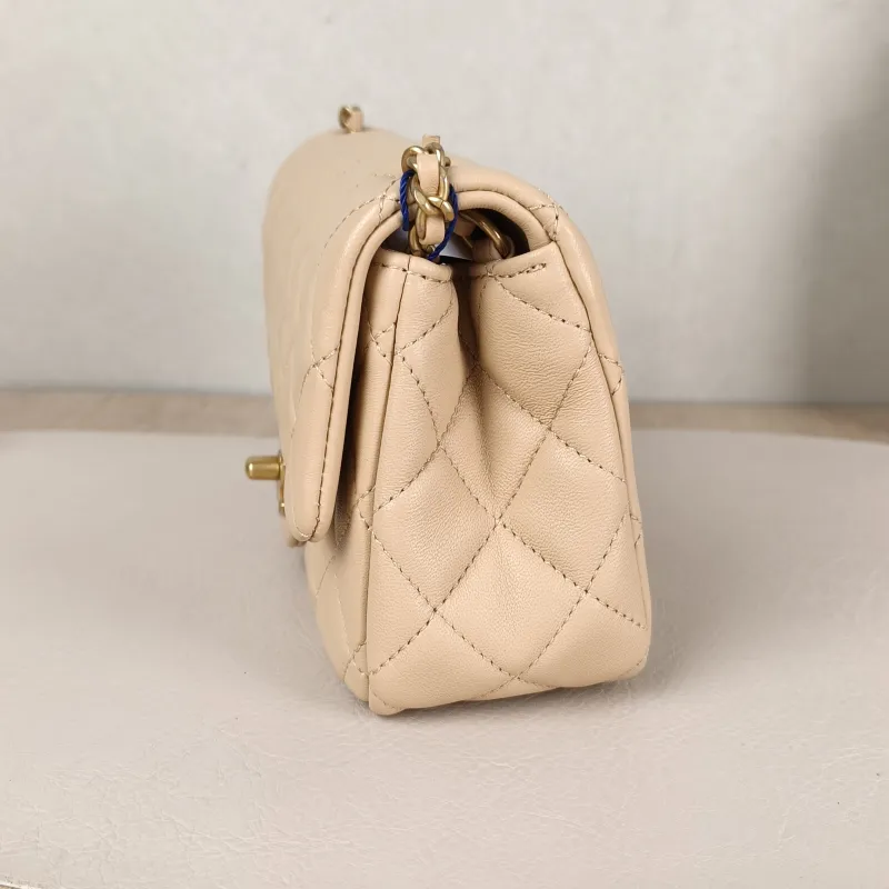 Chanel Crossbody Bag mini Lambskin mini20 × 6 × 12 cm — detail view 9 of 14