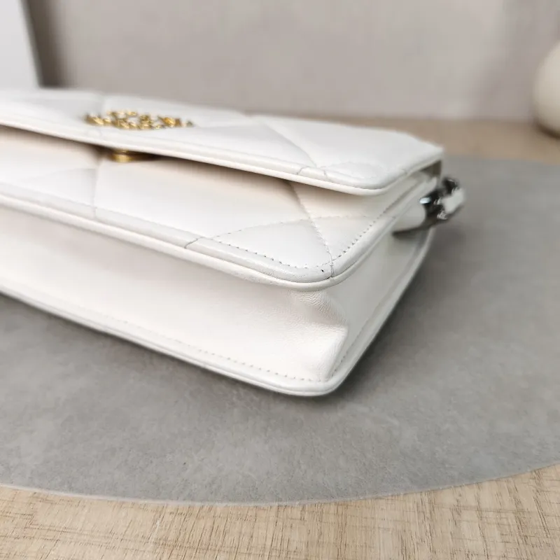 Chanel Crossbody Bag 19Bag WOC White SL ambskin Mini 19.2 × 3.5 × 12.3 cm 31 — detail view 11 of 12