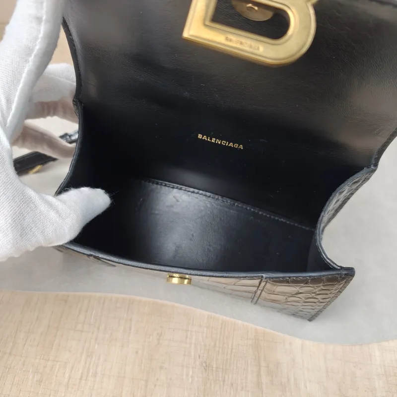 BALENCIAGA Crossbody Bag Hourglass Hourglass Bag Black Calfskin XS 19 × 8 × 13 cm — detail view 4 of 13