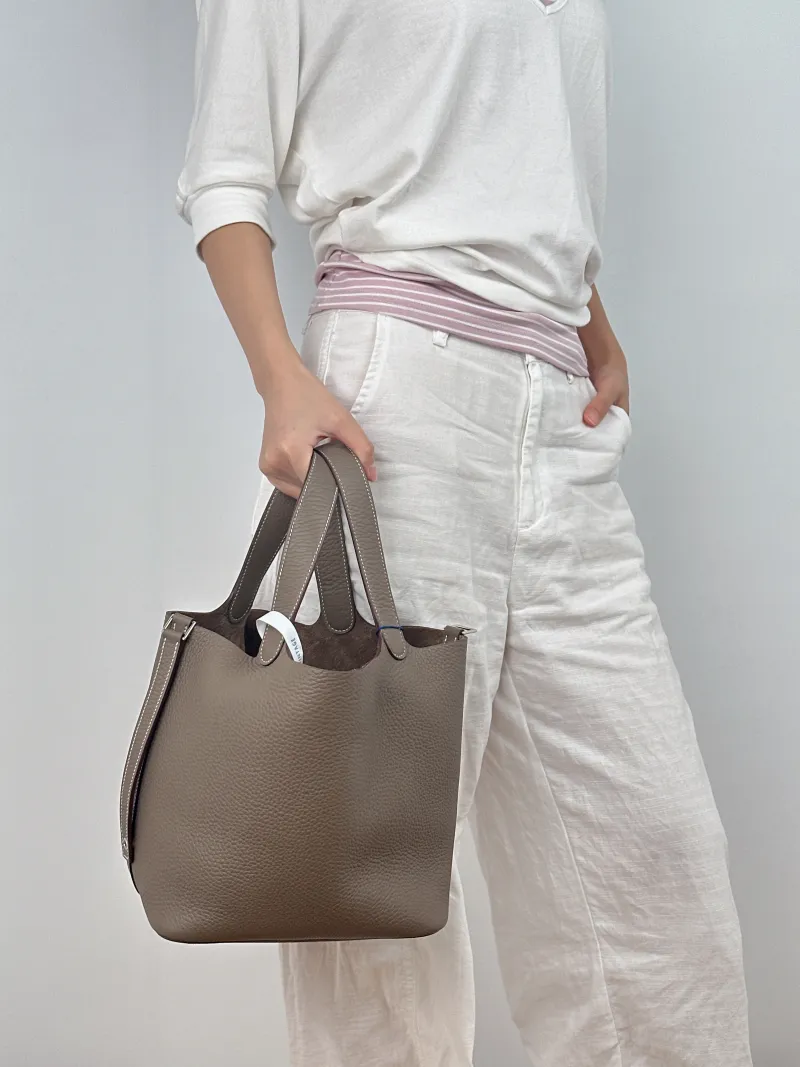 Hermès Top Handle Bag Picotin Lock 22 22 18 TC Calfskin Medium 22 × 17 × 21 cm W — on-model view 1 of 2