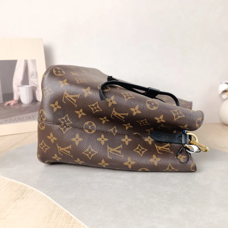 Louis Vuitton Shoulder Bag NÉONOÉ Bucket Bag Black PVC Medium 26 × 17.5 × 26 cm — detail view 1 of 11