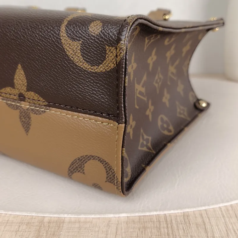 Louis Vuitton Shoulder Bag Onthego Monogram PVC Small 25 × 11.5 × 19 cm — detail view 6 of 13