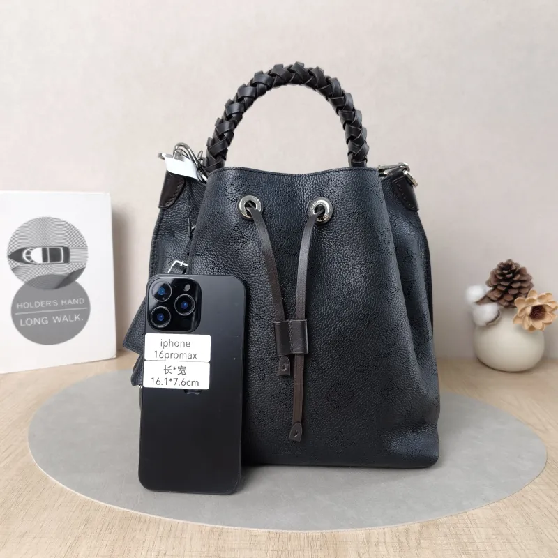 Louis Vuitton Shoulder Bag Muria Black Calfskin One Size26 × 14 × 26 cm — cover view 6 of 6