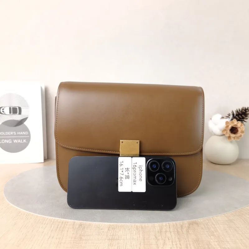 CELINE Crossbody Bag Classic Box CC alfskin Medium24 × 7 × 18 cm — cover view 4 of 6