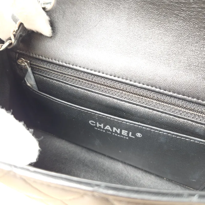 Chanel Crossbody Bag Classic Flap Large Mini CF Mini Black SL ambskin mini 20 × 6 × 12 cm — detail view 4 of 10