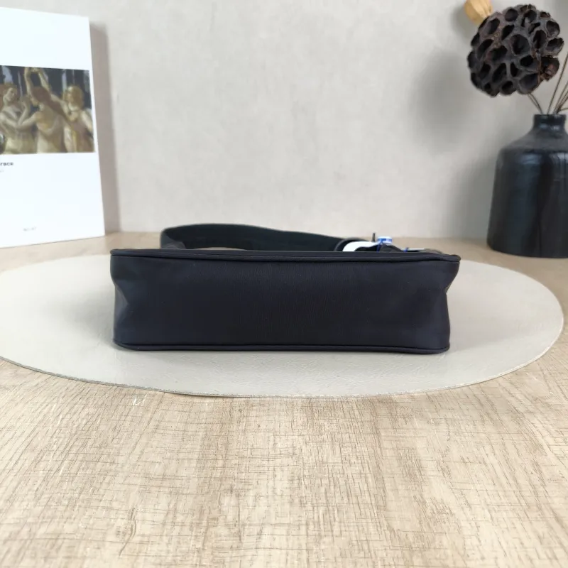 PRADA Shoulder Bag Re-Edition 2005 Hobo Black Nylonmini22 × 6.5 × 18 cm — cover view 4 of 4