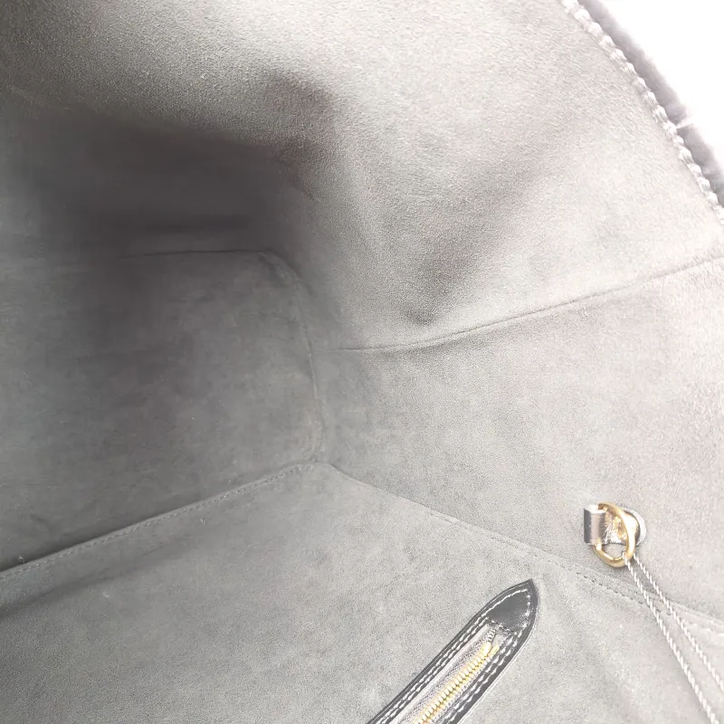 Louis Vuitton Shoulder Bag Neverfull White · Game On PVC Medium 31 × 14 × 28 cm — detail view 7 of 10