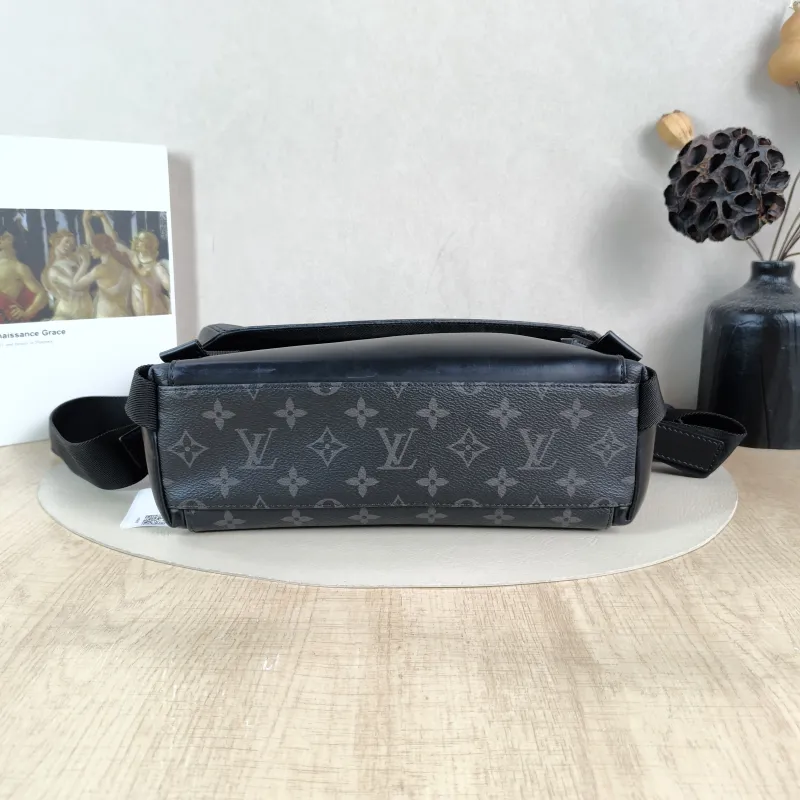 Louis Vuitton Crossbody Bag Voyager Messenger Bag Monogram PVC Small33 × 11 × 22.5 cm — cover view 3 of 5