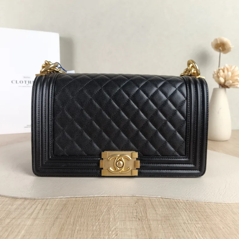 Chanel Crossbody Bag Le Boy​ Black Grained Calfskin Medium 25 × 9 × 15 cm 26