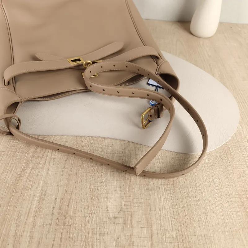 BALENCIAGA Crossbody Bag bel air hobo Shoulder Crossbody Bag Taupe Calfskin One Size 27 × 9 × 27 cm — detail view 5 of 12