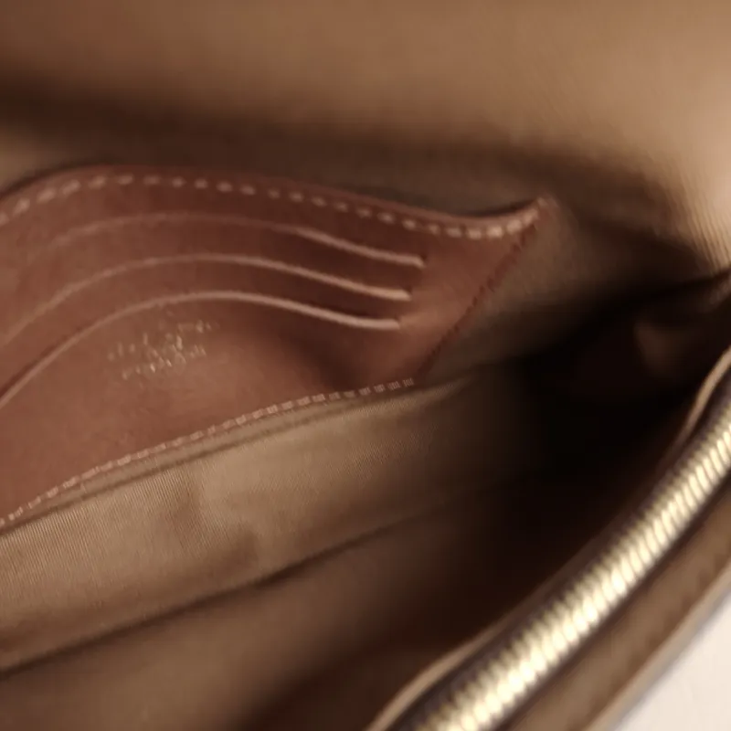 Louis Vuitton Crossbody Bag IVY Monogram PVC Small 23.5 × 4.3 × 12 cm — detail view 7 of 11