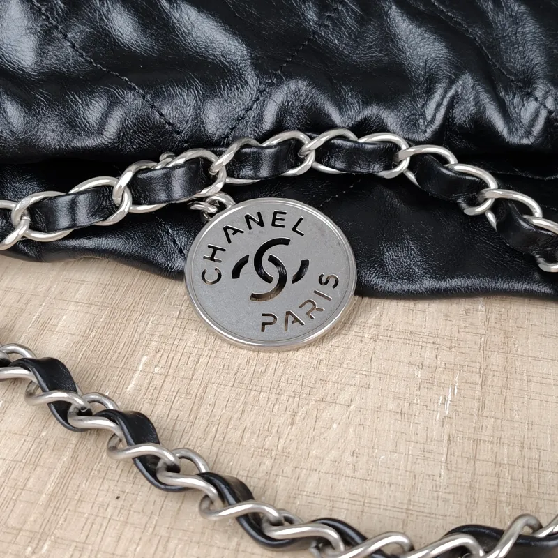 Chanel Shoulder Bag 22Bag Black CC alfskin Large 48 × 10 × 45 cm — detail view 13 of 15
