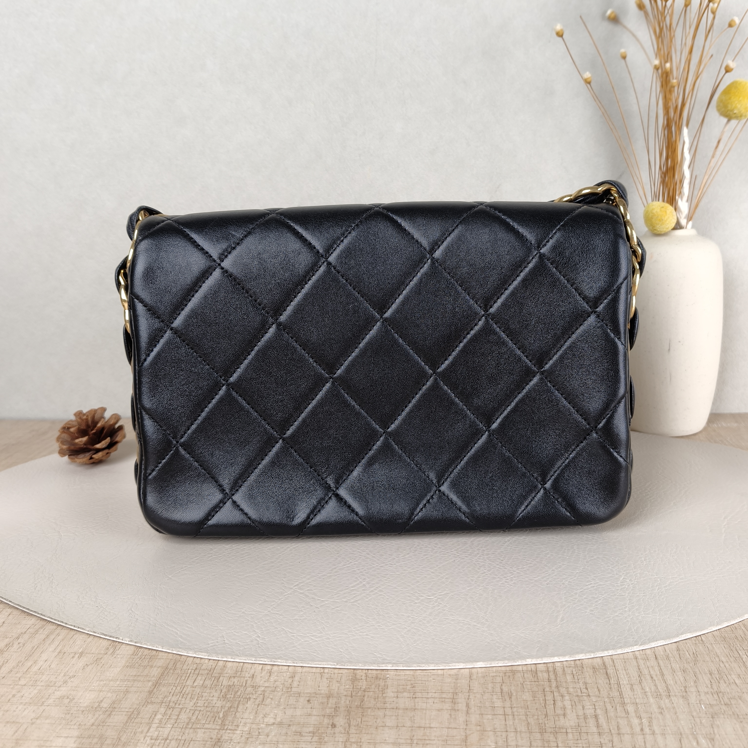 Chanel Shoulder Bag Black Lambskin One Size25 × 7 × 17 cm — cover view 2 of 5