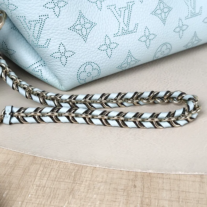 Louis Vuitton Crossbody Bag BELLA Green Calfskin 22 × 14 × 20 cm — detail view 7 of 11