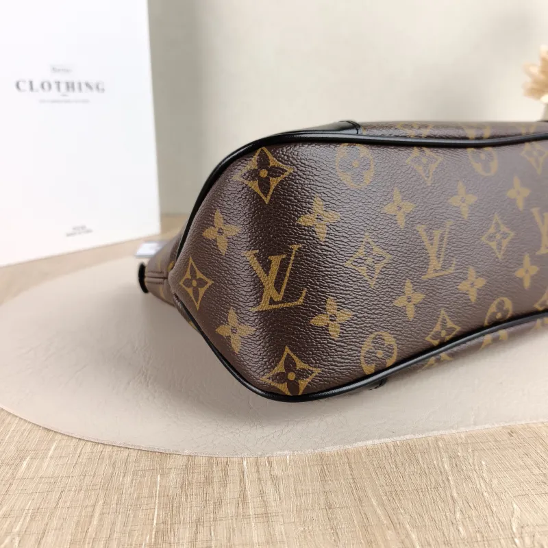 Louis Vuitton Crossbody Bag Boulogne PVC Small 26 × 9.5 × 16 cm — detail view 6 of 9
