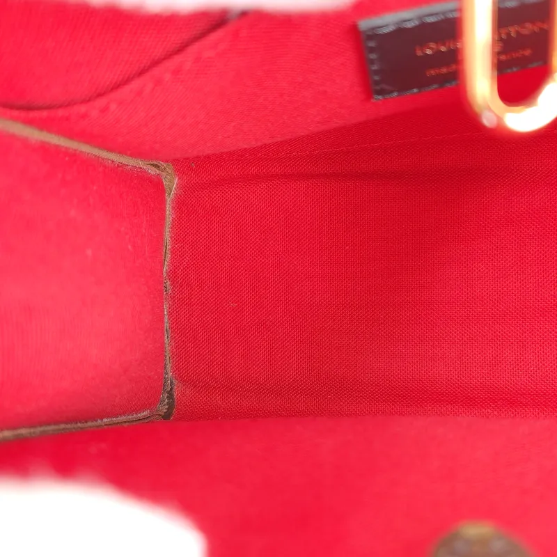 Louis Vuitton Crossbody Bag Onthego BB Monogram PVC BB 18 × 8.5 × 15 cm — detail view 4 of 11
