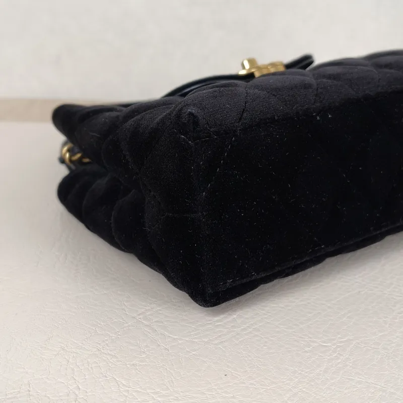 Chanel Crossbody Bag Kelly Black Velvetmini19 × 7 × 13 cm — detail view 10 of 13