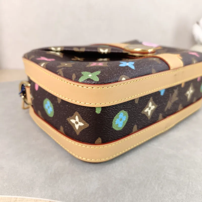 Louis Vuitton Crossbody Bag ENVELOPE Camera Bag Messenger Bag Tyler PVC One Size 23.5 × 8.5 × 15.5 cm — detail view 3 of 11