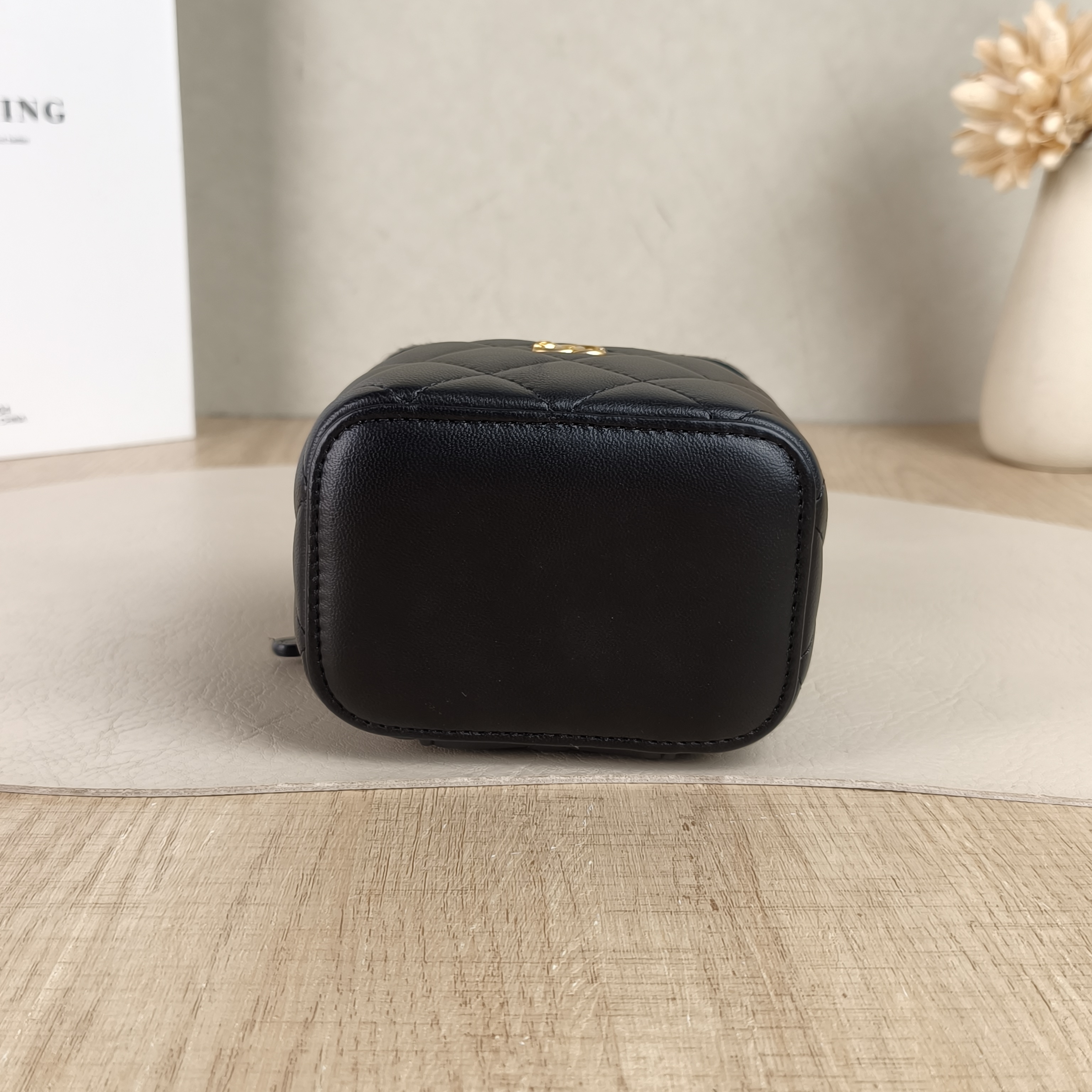 Chanel Crossbody Bag Edition Black Lambskin One Size10 × 7 × 9 cm — cover view 5 of 5