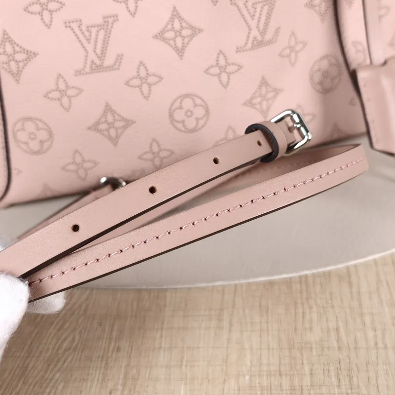 Louis Vuitton Shoulder Bag Hina Pink Calfskin Small 23 × 13 × 21 cm — detail view 4 of 13