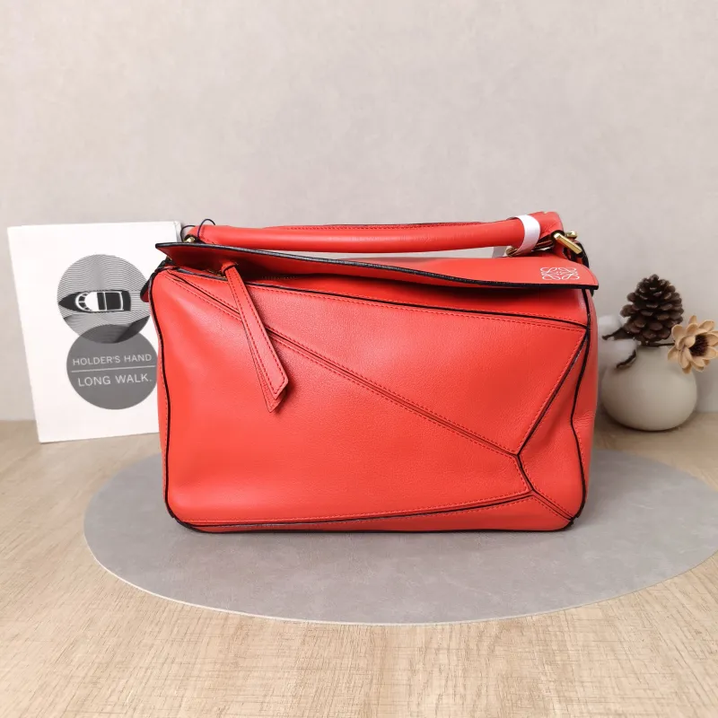 LOEWE Crossbody Bag Puzzle Red Calfskin Medium29 × 14 × 19.5 cm