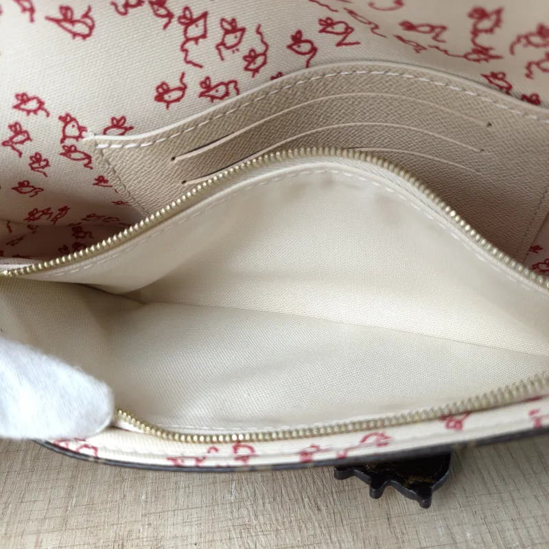Louis Vuitton Crossbody Bag IVY Monogram PVC Small 23.5 × 4.3 × 12 cm — detail view 11 of 13