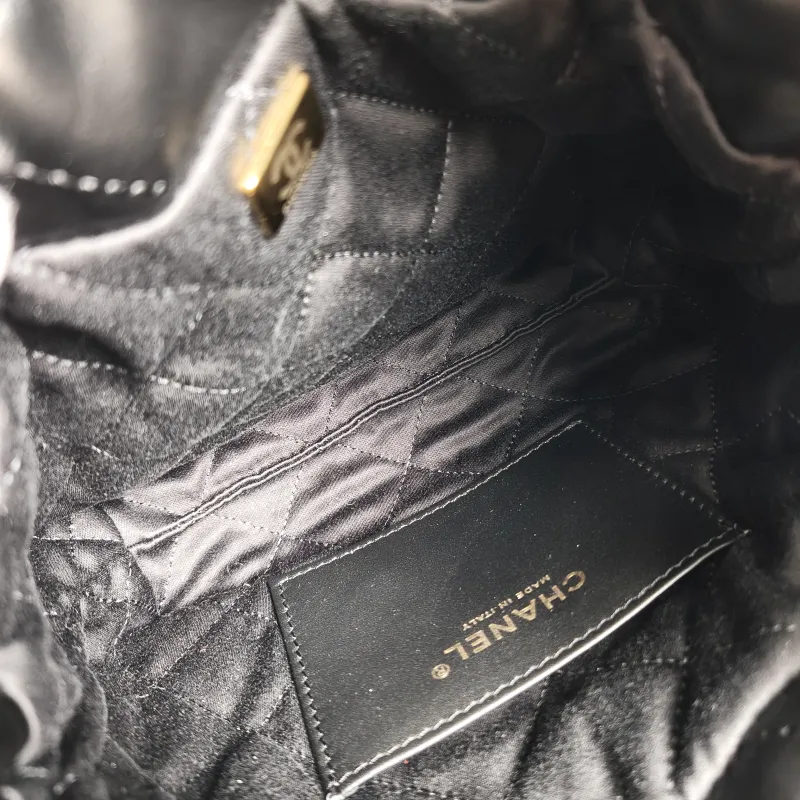 Chanel Shoulder Bag 22Bag Black CC alfskin Mini 20 × 6 × 19 cm — detail view 6 of 11