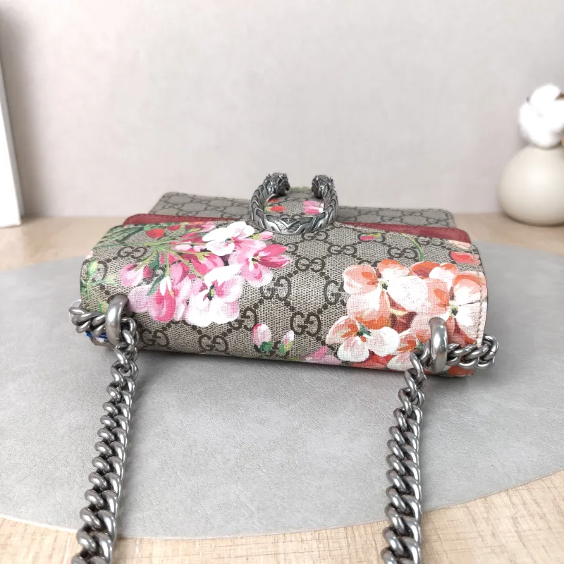 GUCCI Crossbody Bag Dionysus Monogram PVC Mini 20 × 5 × 15.5 cm — detail view 10 of 16