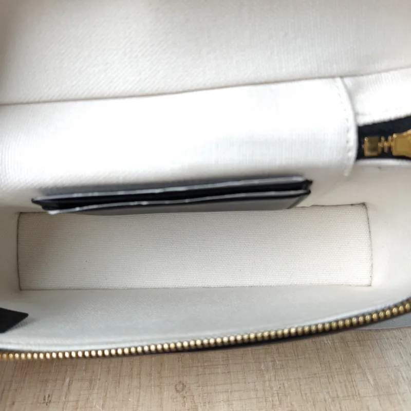Chanel Crossbody Bag coco-beach Collection lp White Black One Size 19.5 × 5 × 17 cm — detail view 4 of 13