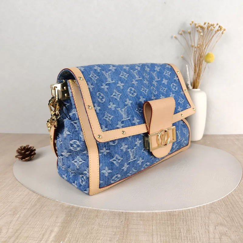 Louis Vuitton Shoulder Bag Dauphine Soft Shoulder Bag Blue Large28 × 11 × 20 cm — cover view 2 of 5