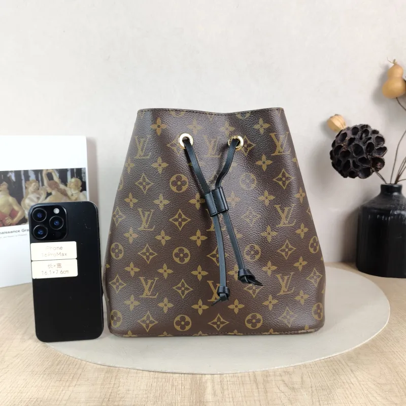 Louis Vuitton Shoulder Bag NÉONOÉ Bucket Bag Black PVC Medium 26 × 17.5 × 26 cm — cover view 4 of 6