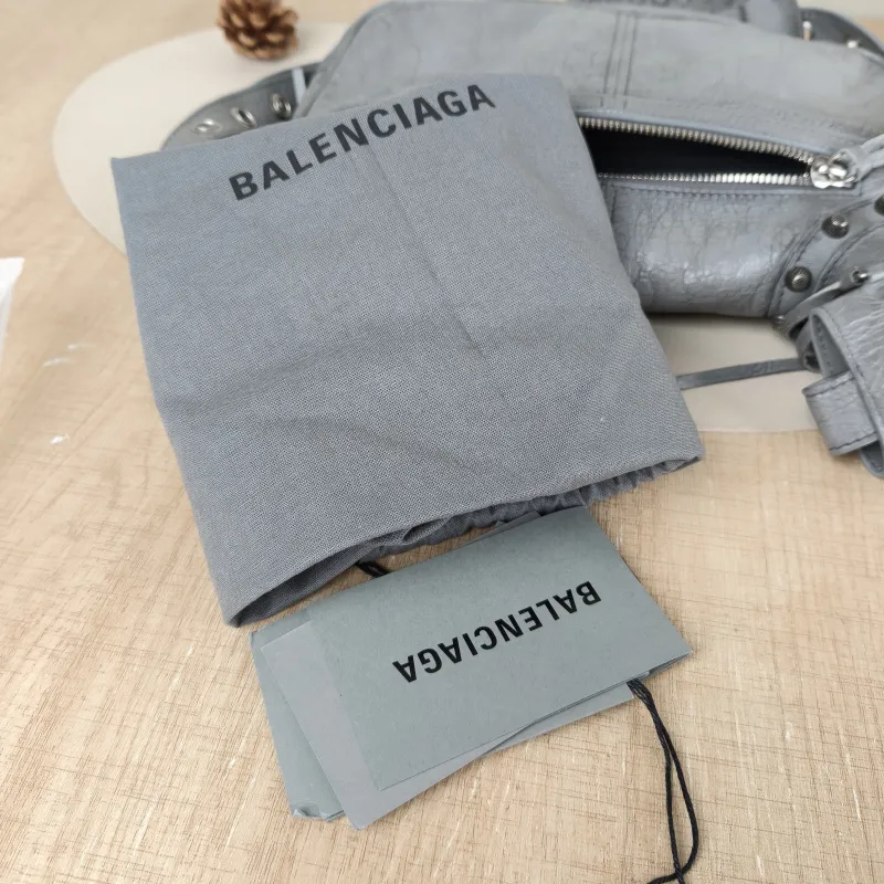 BALENCIAGA Crossbody Bagle cagole Crossbody Bag Grey Lambskin One Size24 × 5 × 14 cm — detail view 2 of 14