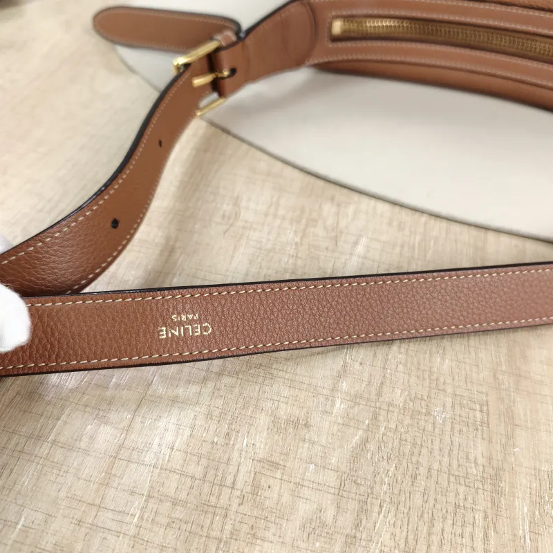 CELINE Shoulder Bag HELOISE TRIOMPHE Calfskin Medium 28.5 × 8 × 30 cm — detail view 6 of 10